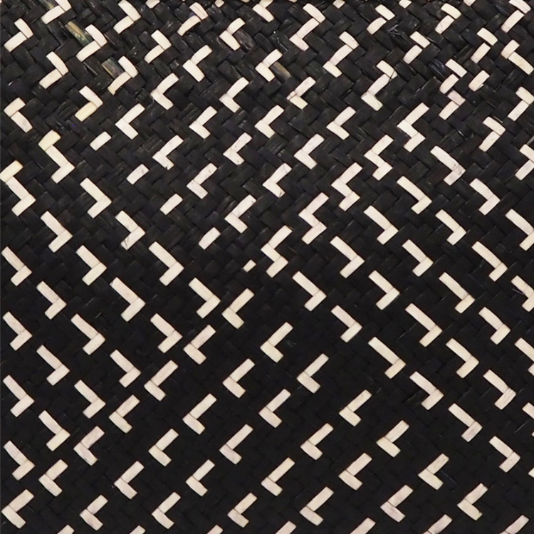 Black and White Kra-Jood